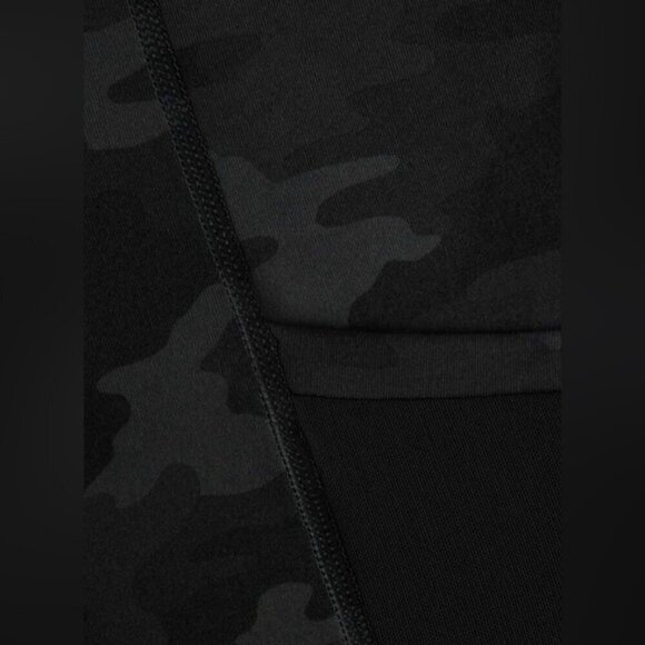 Fabletics - On-The-Go High-Waisted Legging - Tonal Camo. Size: 2X. NIB (1439) - Picture 9 of 10